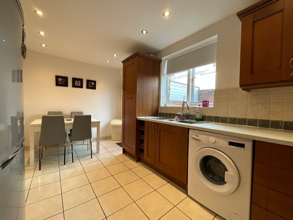 Property photo 3 of 15 4359277