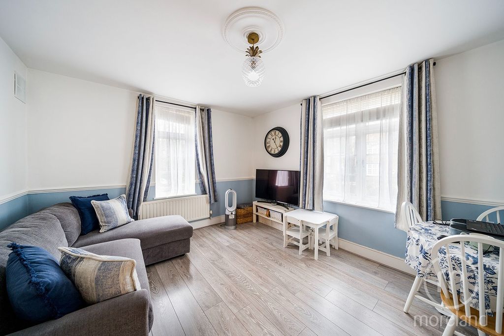 Property photo 1 of 10 4866881