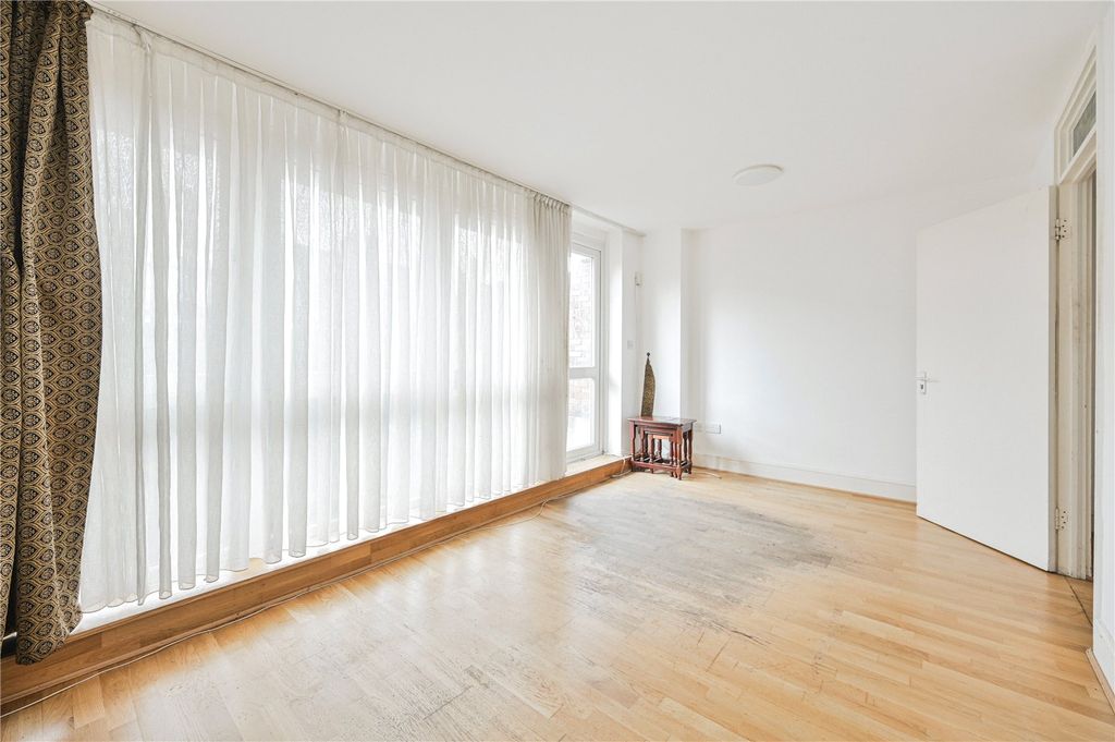 Property photo 3 of 12 Picture No. 05