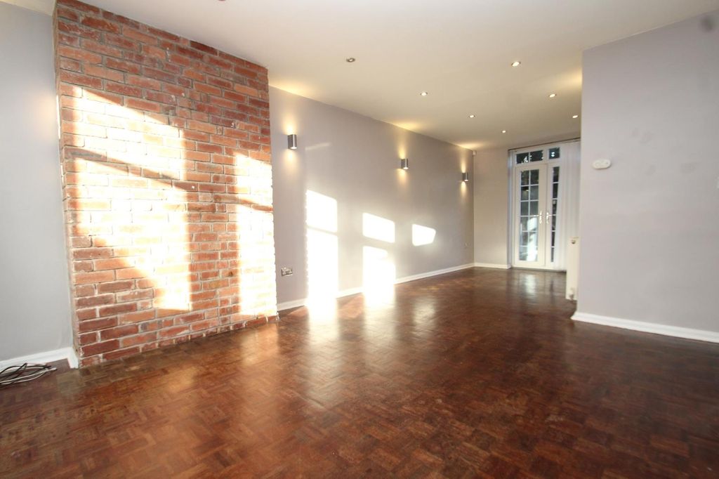 Property photo 2 of 13 0 General