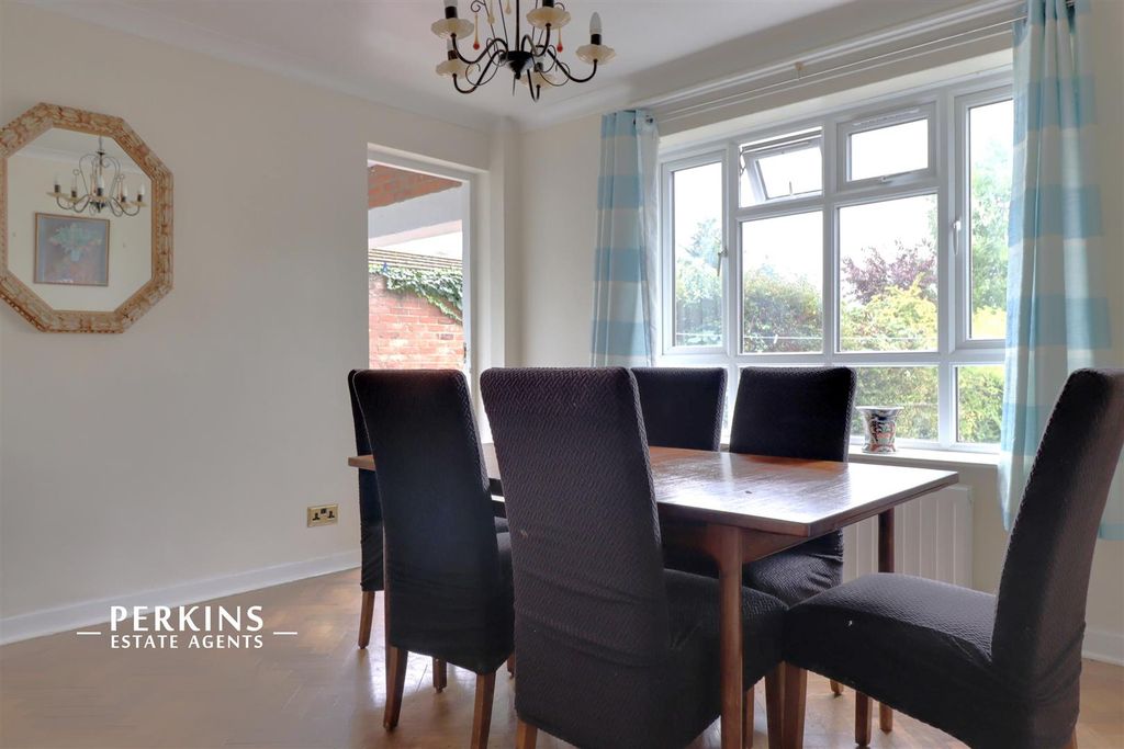 Property photo 3 of 10 Dining.Jpg