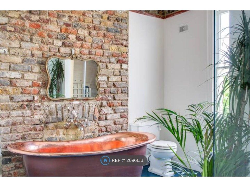 Property photo 3 of 22 Copper Bath; Huge Bathroom