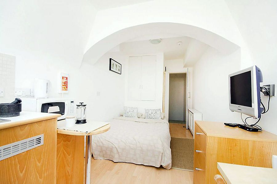 Property photo 1 of 4 Semi-Studio To Rent