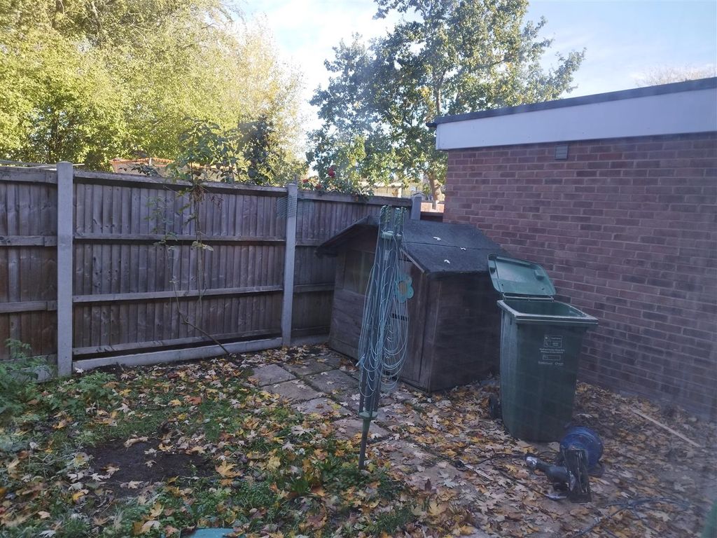 Property photo 1 of 12 Rear Garden .Jpg
