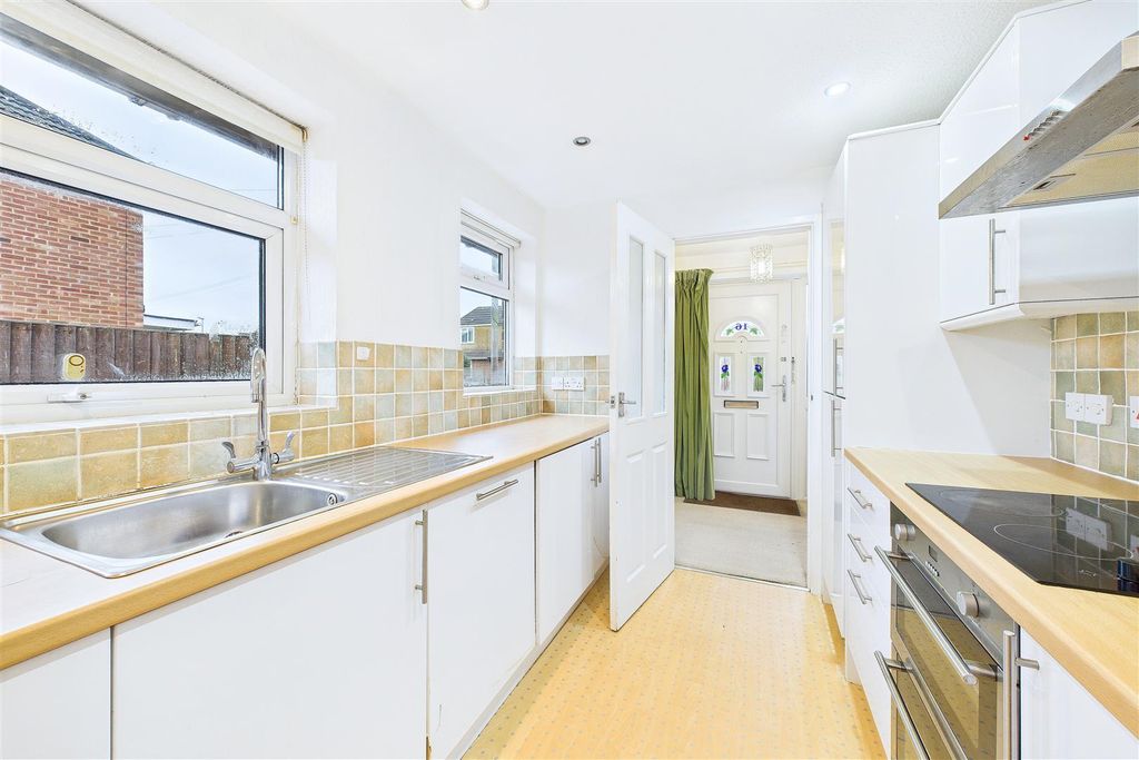 Property photo 3 of 13