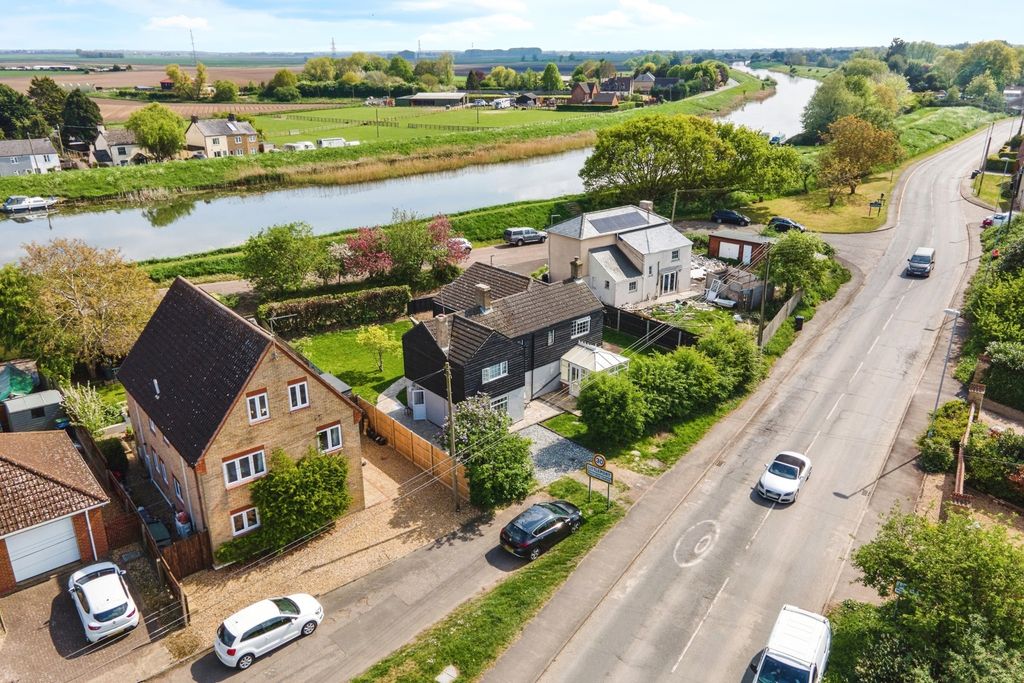 Property photo 3 of 37 Drone