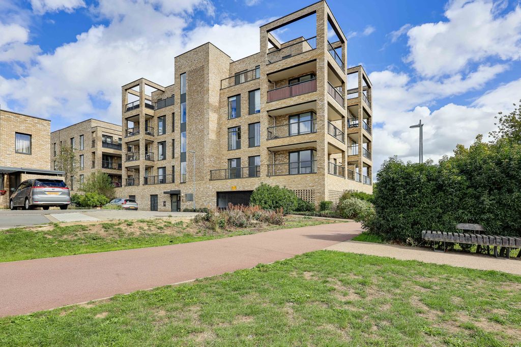 Property photo 1 of 16 Img19