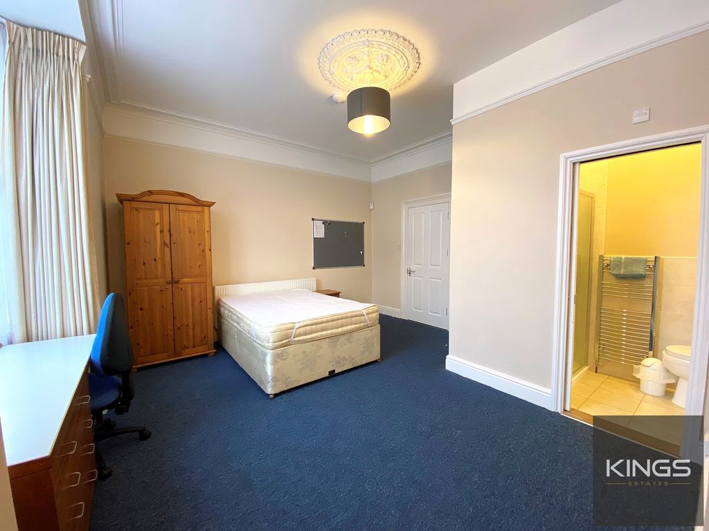 Property photo 3 of 31