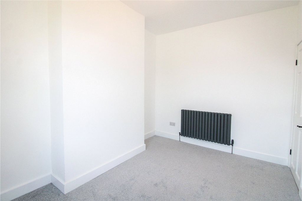 Property photo 3 of 7 Picture No. 14