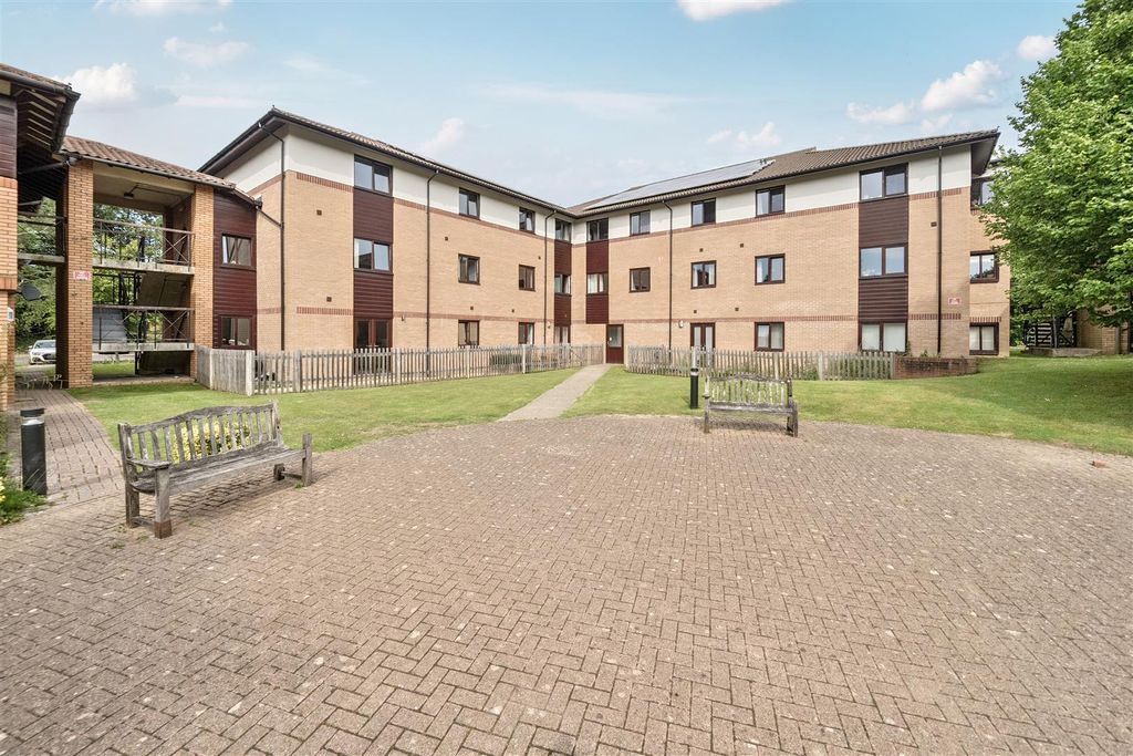 Property photo 3 of 11 Communal Garden