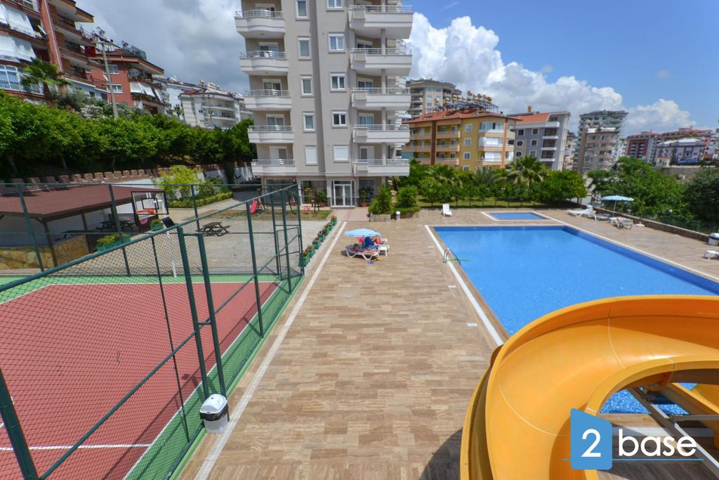 Property photo 2 of 40