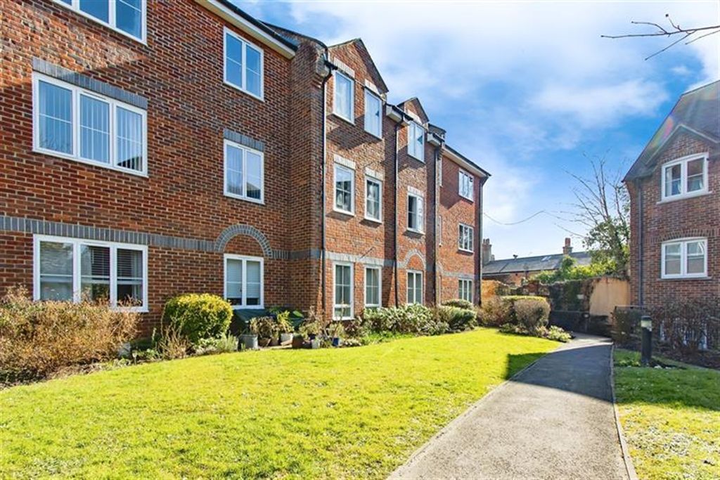 Property photo 1 of 12 (Main)