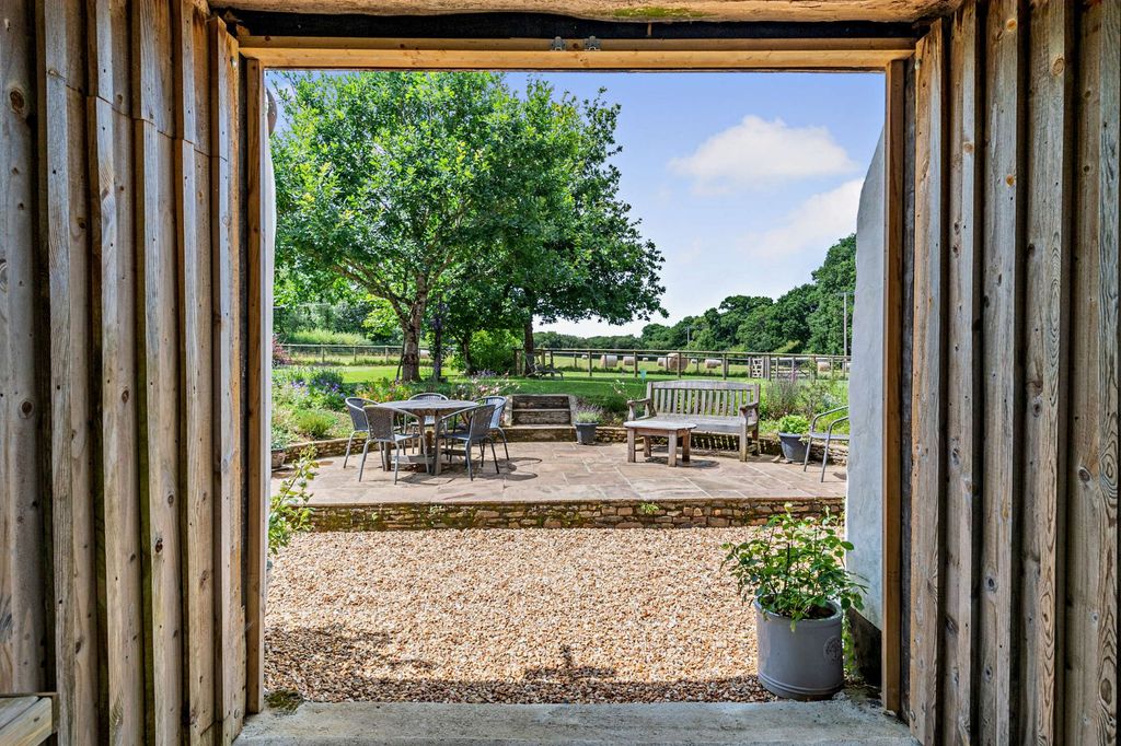 Property photo 3 of 25 Grounds