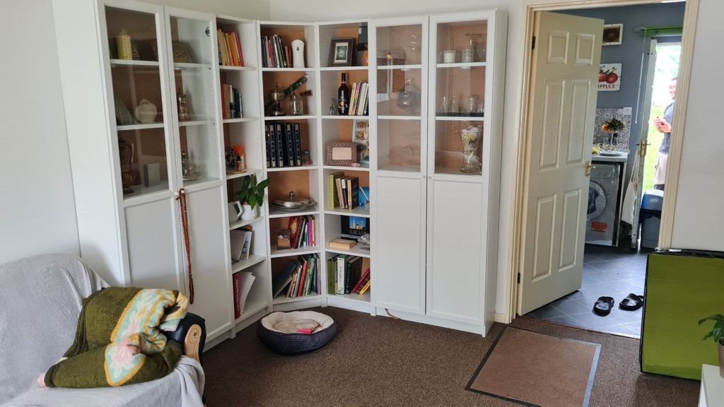 Property photo 3 of 12