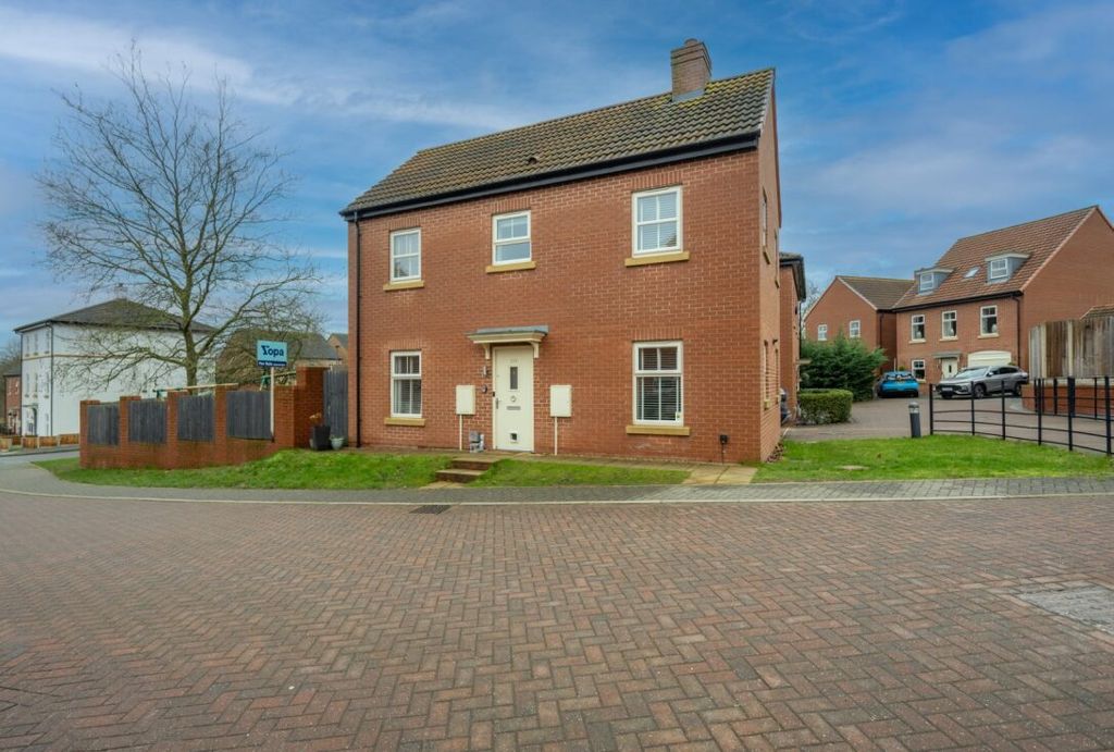 Property photo 1 of 21 Front