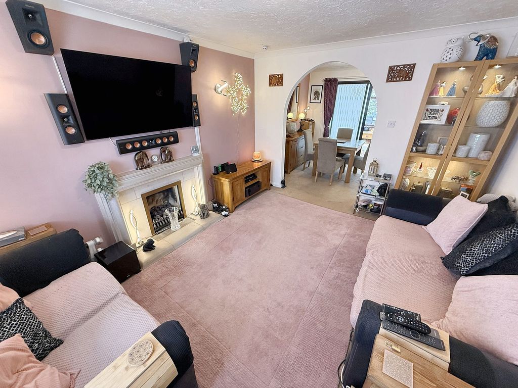 Property photo 2 of 23