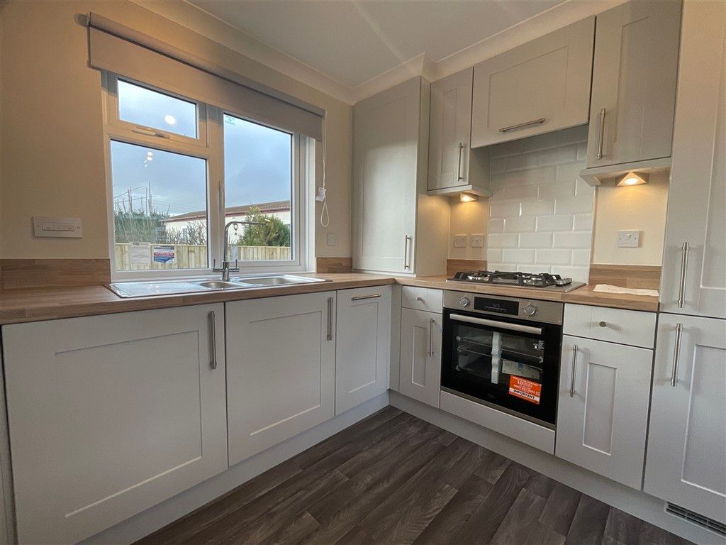 Property photo 3 of 5 Kitchen