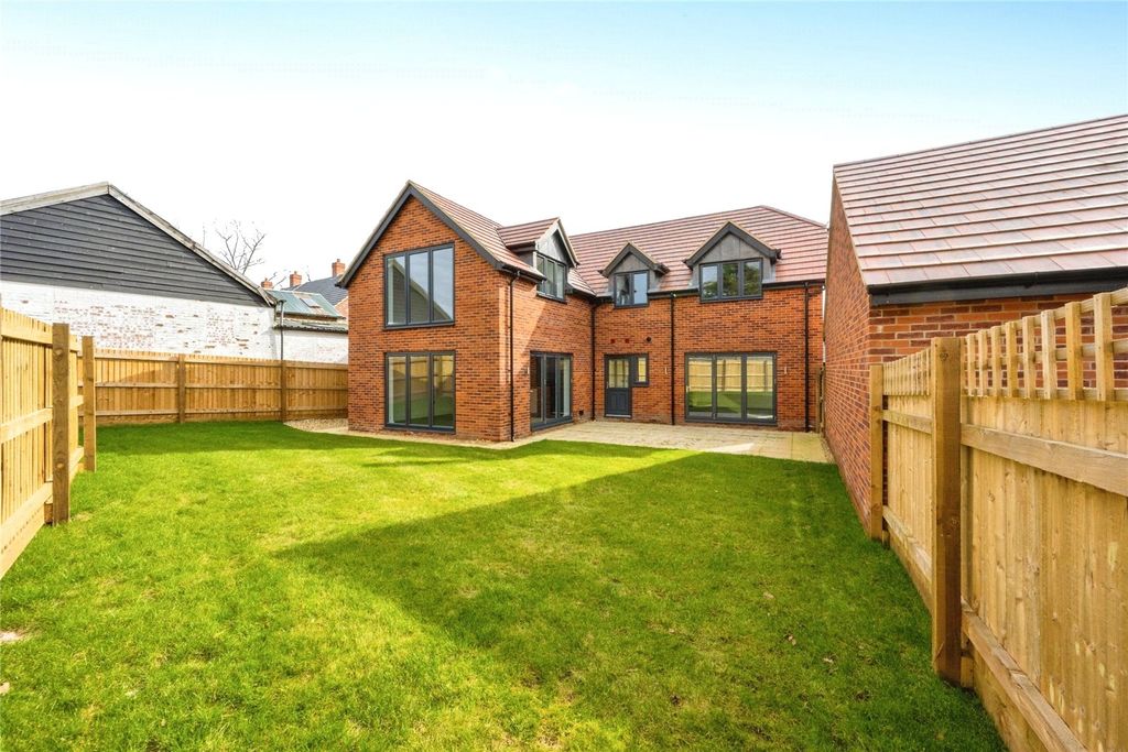 Property photo 3 of 16 Picture No. 17