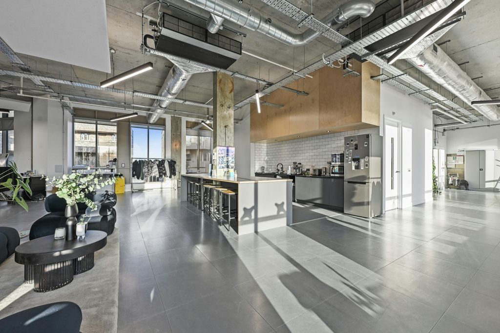 Property photo 3 of 14 Olbc13Rothburyroad18.Jpg