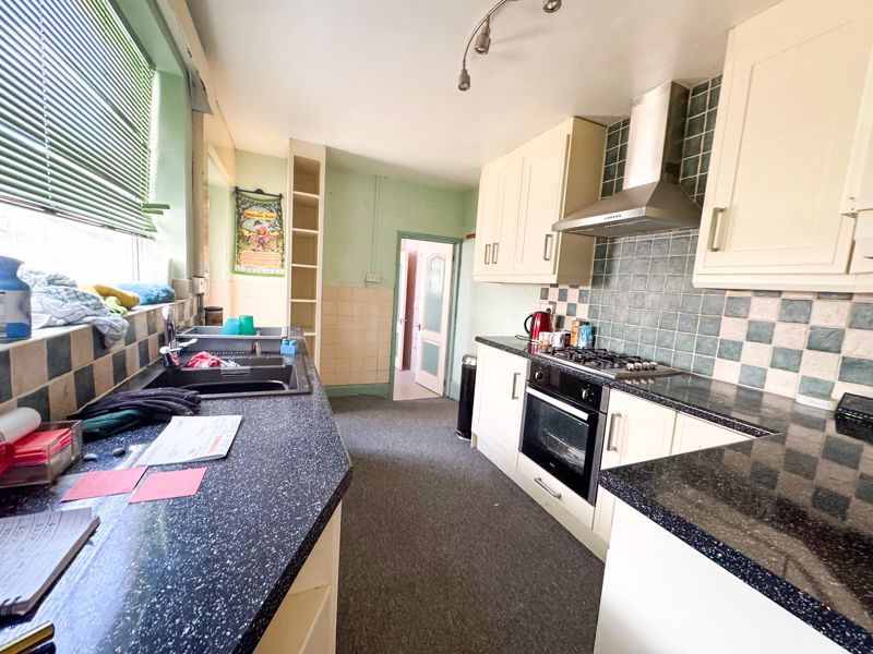 Property photo 2 of 12 Kitchen