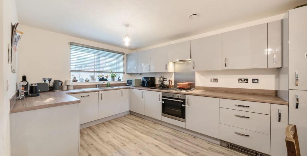 Property photo 2 of 10 Img_9370