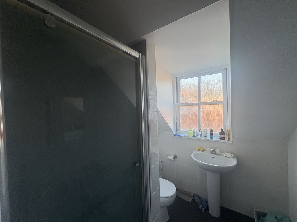 Property photo 3 of 6 Room