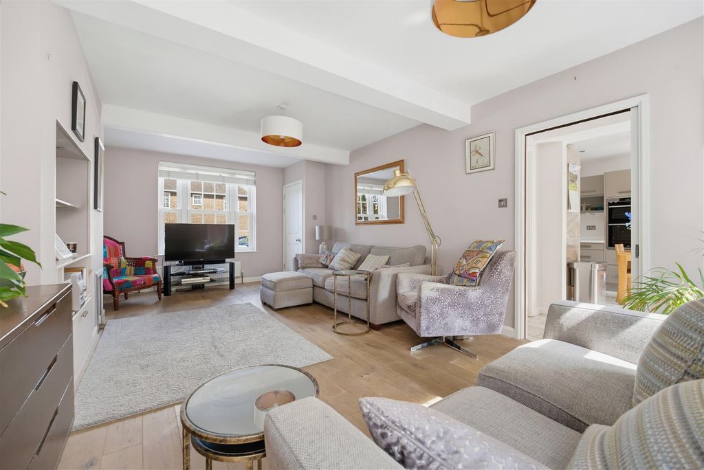 Property photo 3 of 17 246 Westcott Recp.Jpg