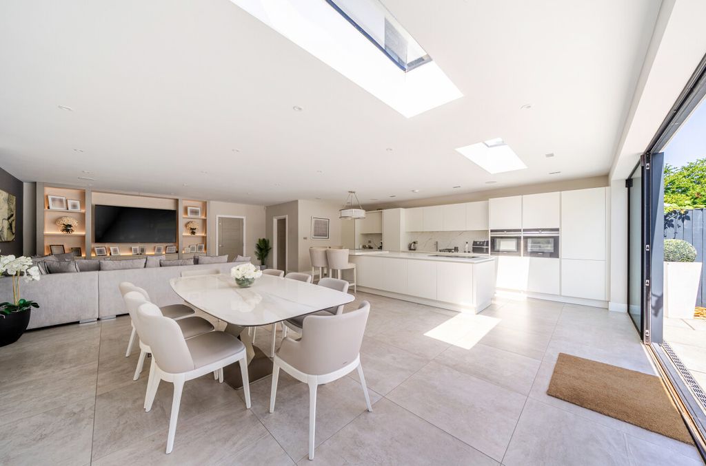 Property photo 2 of 21 1492560-6-6A54F8B...