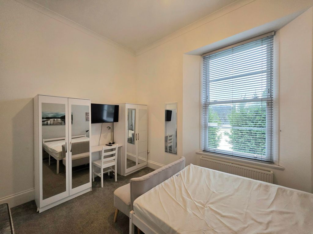 Property photo 2 of 6 Image