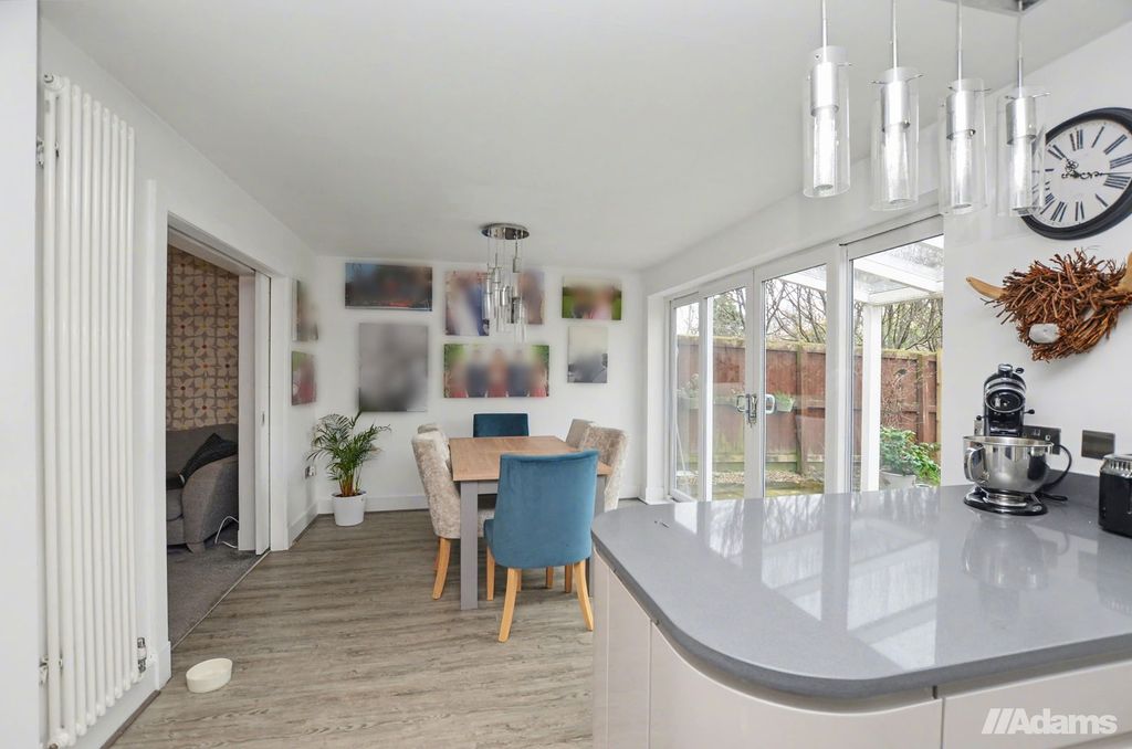 Property photo 2 of 34