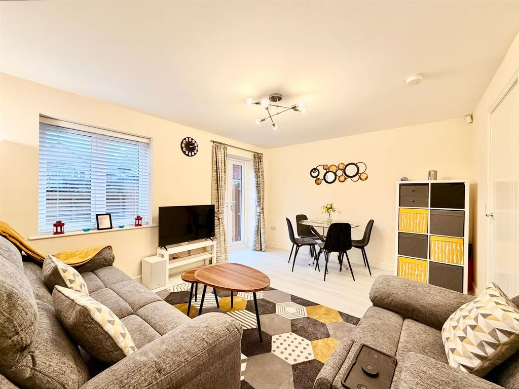 Property photo 3 of 17 3