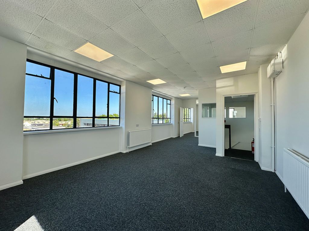 Property photo 3 of 13 Image 9