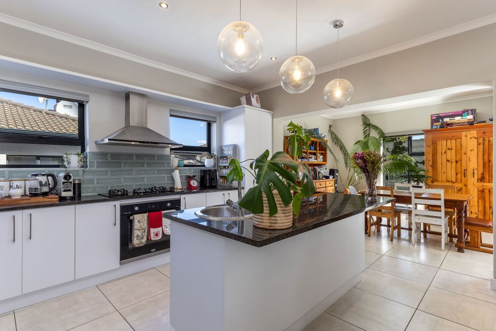 Property photo 3 of 40 1Bc1737899