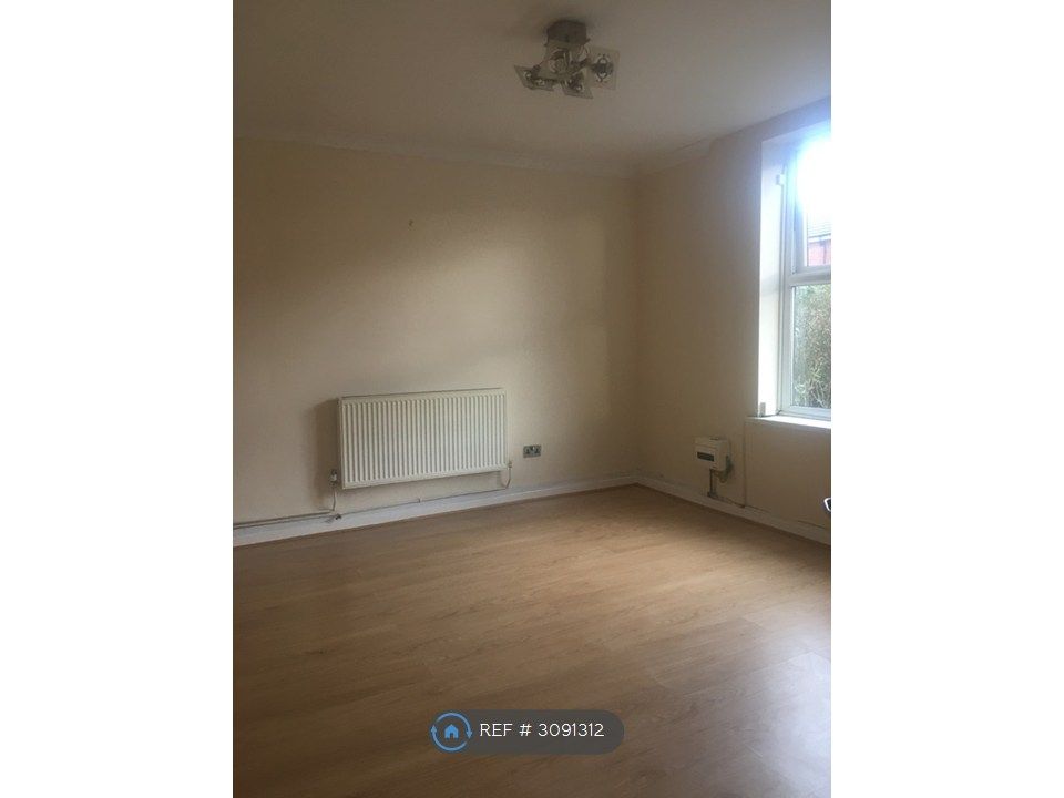 Property photo 3 of 15 Living Room