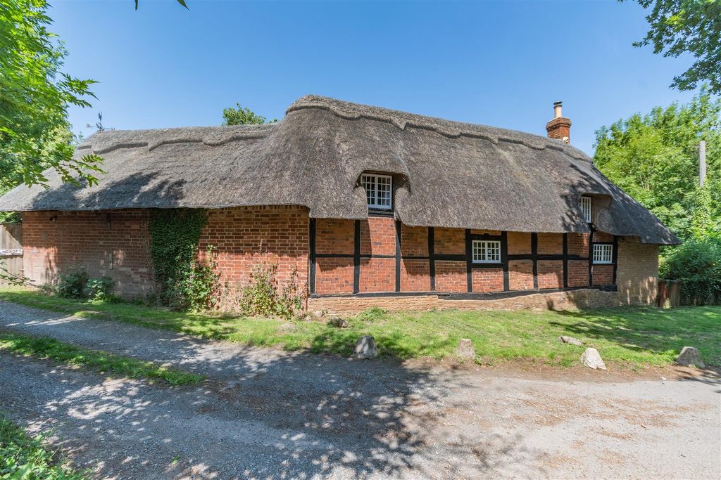 Property photo 2 of 25