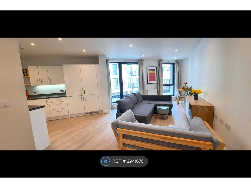 Property photo 1 of 13 Living Room