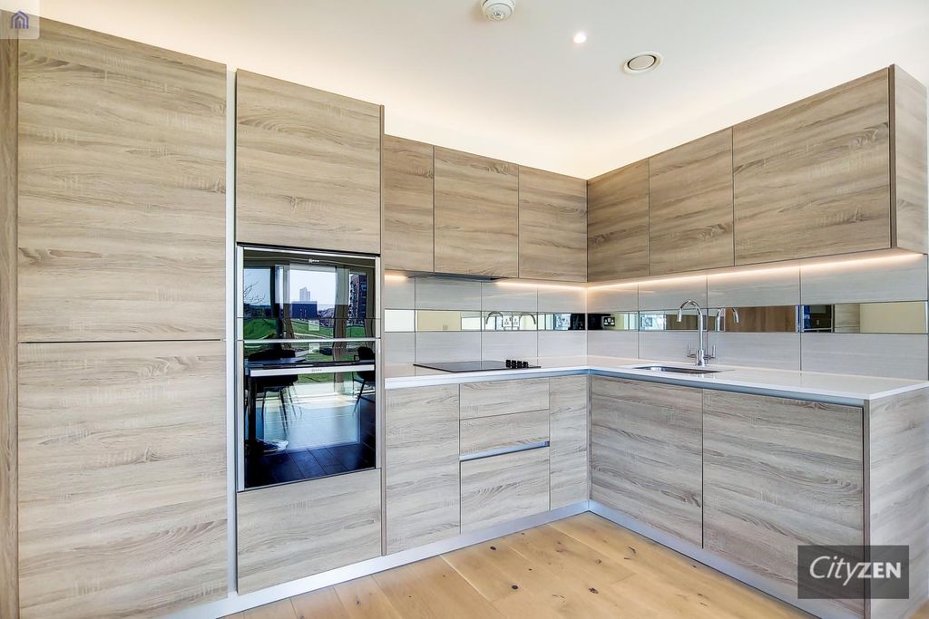 Property photo 2 of 13 Bathroom