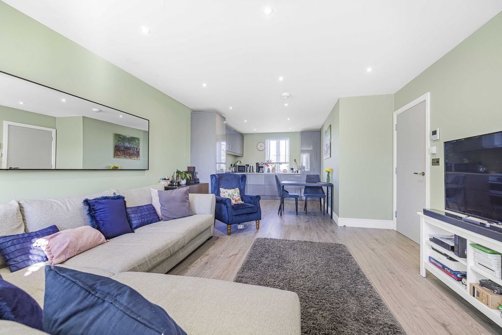 Property photo 3 of 9