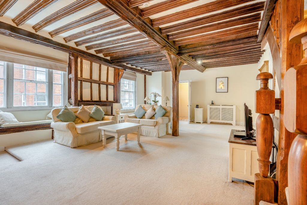 Property photo 3 of 25 Sitting Room