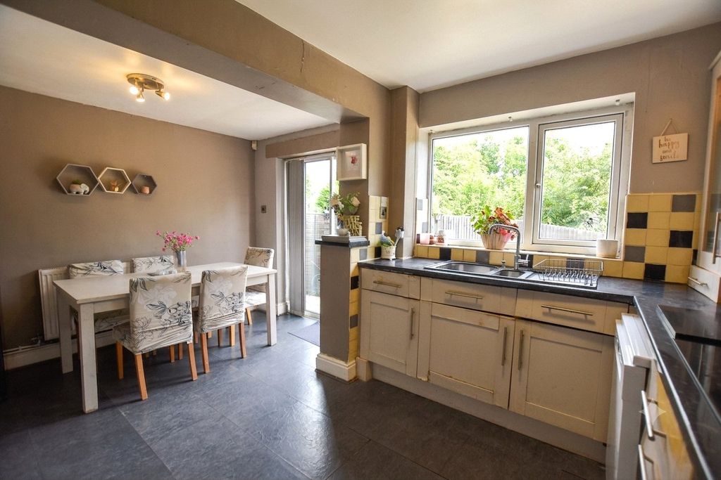 Property photo 2 of 11 Picture No. 03