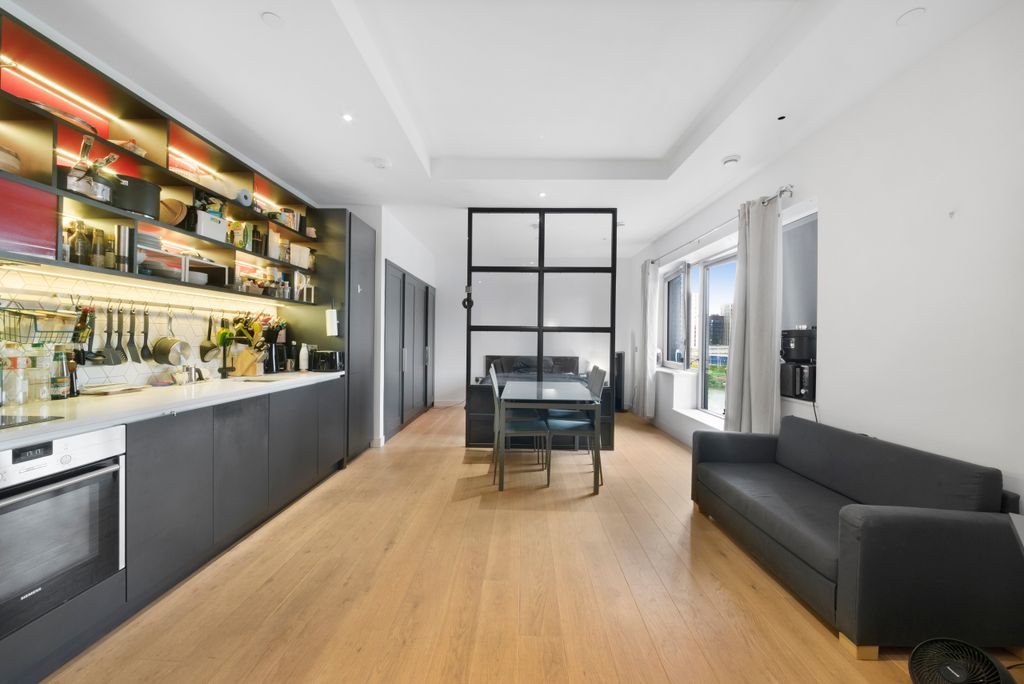 Property photo 1 of 12 Photo 4