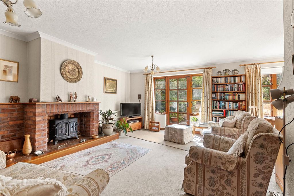 Property photo 2 of 12
