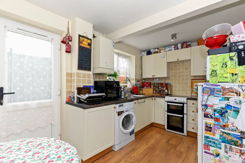 Property photo 2 of 9 Kitchen