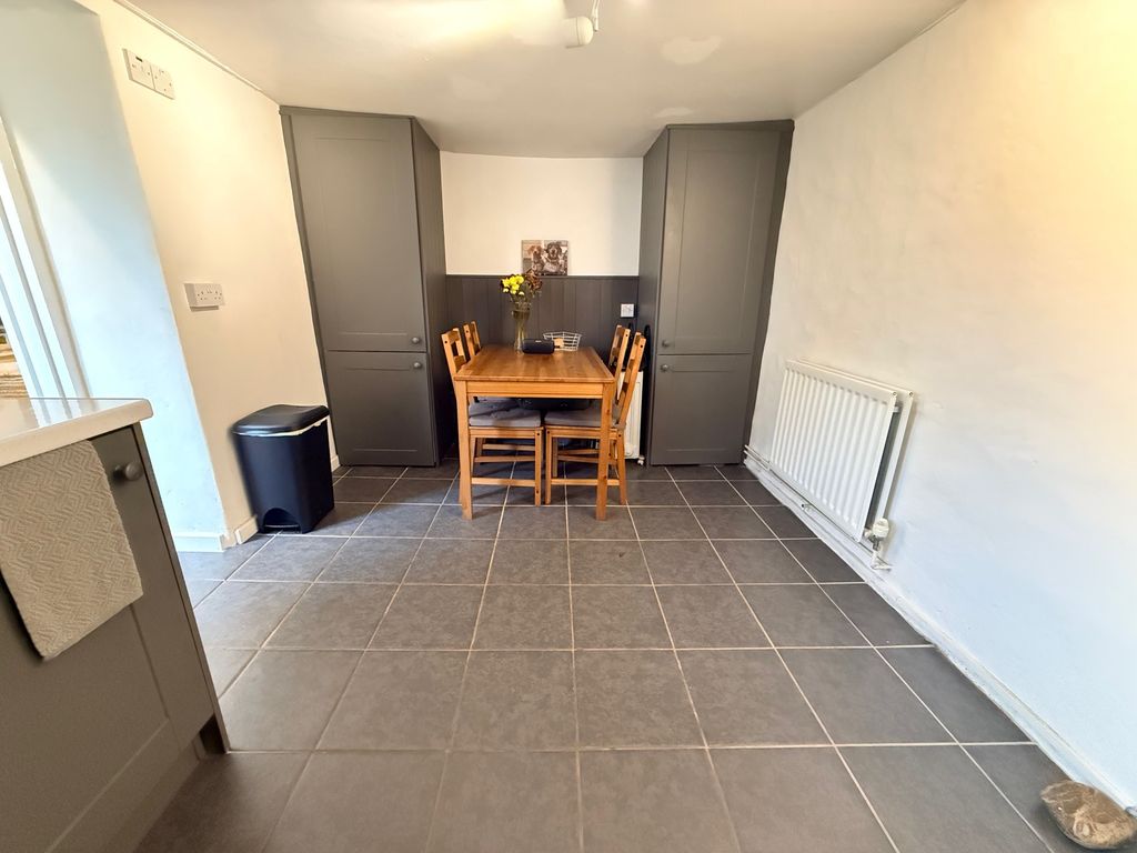 Property photo 3 of 14 Dining Area