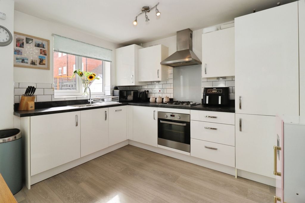Property photo 3 of 14 Pbox-Img.Jpg