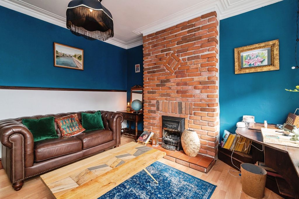 Property photo 2 of 18 Pbox-Img.Jpg