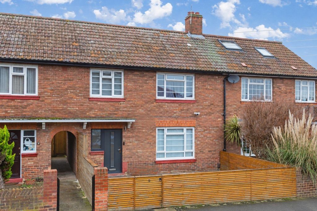 Property photo 1 of 9
