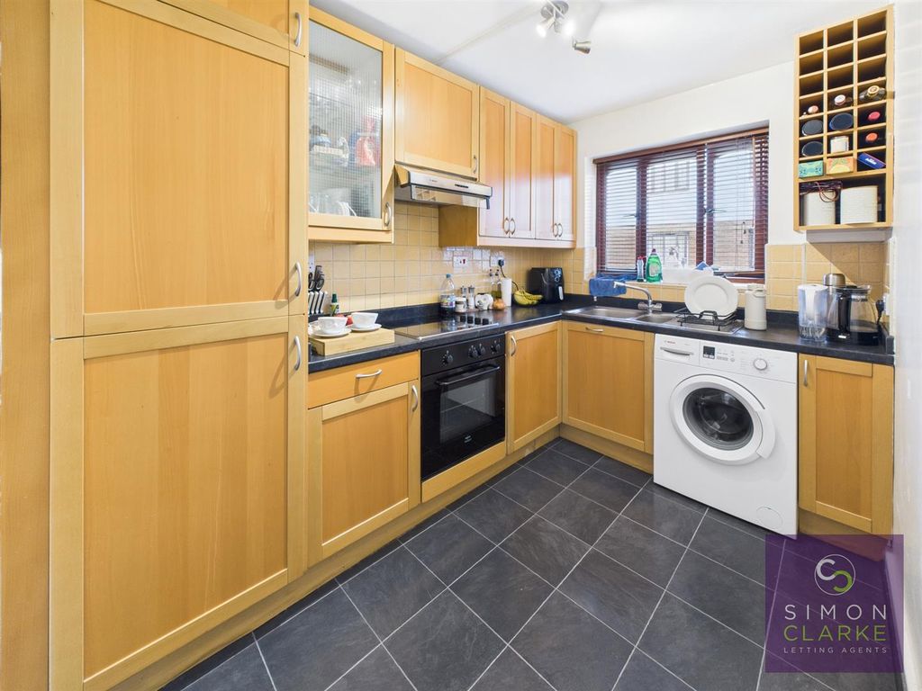 Property photo 3 of 9 Cam05425G0-Pr0046-Still009.Jpg