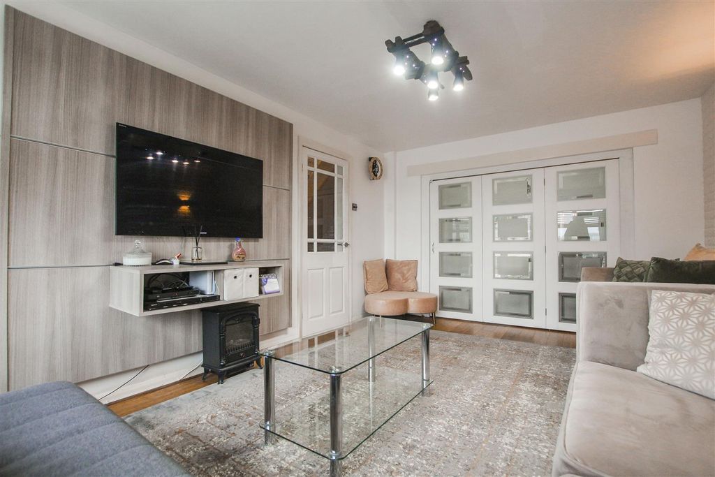 Property photo 2 of 29 27.Jpg