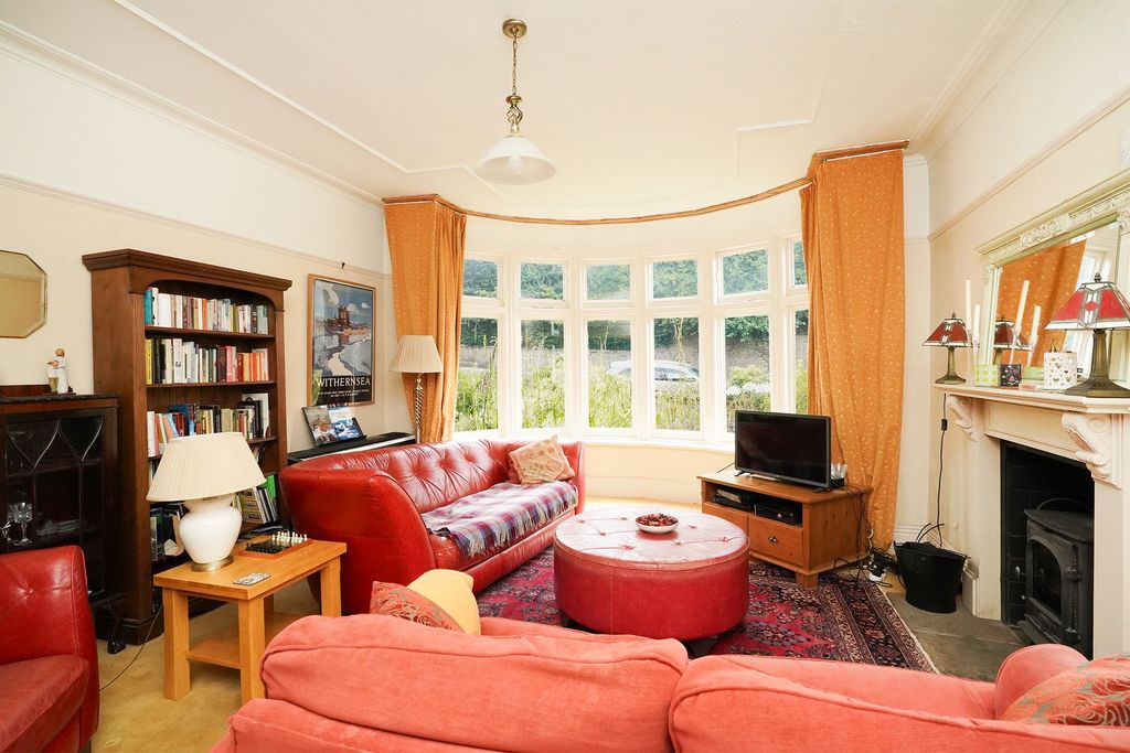 Property photo 3 of 21